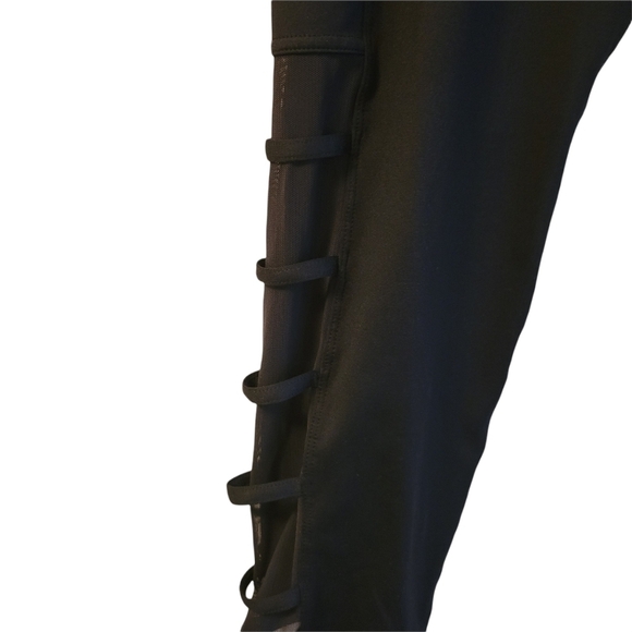 Joy Lab Black Cropped Mesh Accent Detail Leggings - Picture 3 of 7